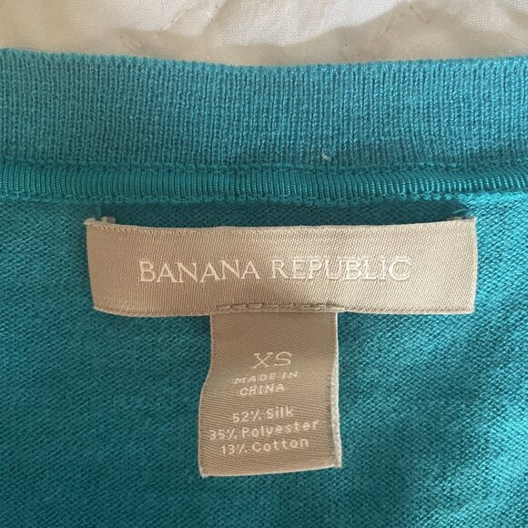 Banana Republic Cashmere Sweater - Picture 1 of 3